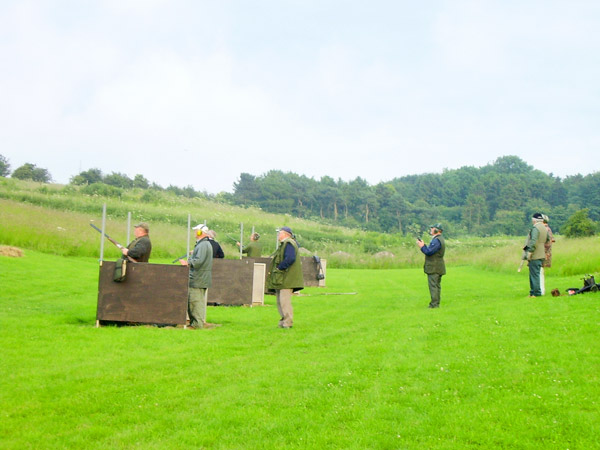 MONCKTON-SHOOTING-GROUND-THE-CORPORATE-EVENTS-THE-GROUSH-FLUSH-A-LOCAL-SYNDICATE-SHOOT-21-JUNE-2007-4.JPG