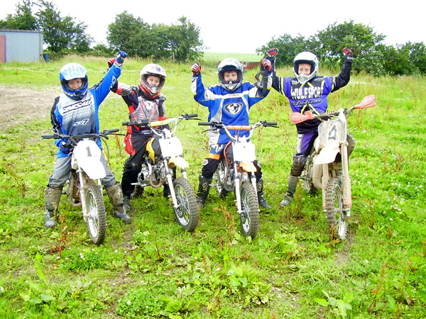 MONCKTON-SHOOTING-GROUND-THE-MOTOCROSS-TRACK-JUNIOR-RIDERS-10.JPG