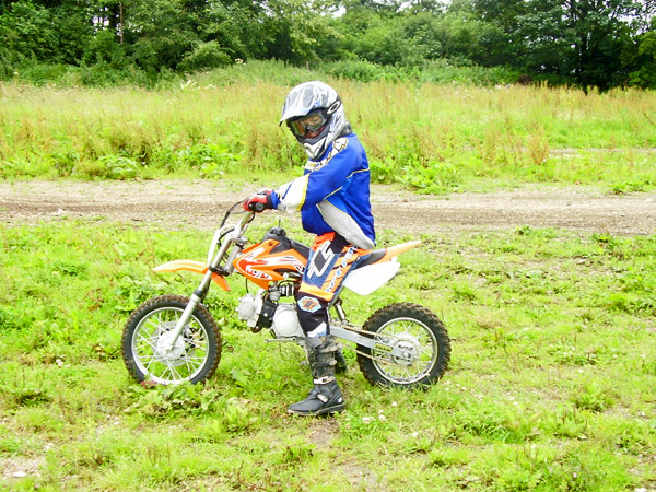 MONCKTON-SHOOTING-GROUND-THE-MOTOCROSS-TRACK-JUNIOR-RIDERS-7.JPG